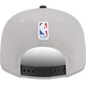 graue-und-schwarze-flache-snapback-kappe-9fifty-draft-edition-2023-von-brooklyn-nets-nba-von-new-era