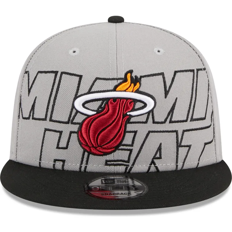shapka-ploska-siv-snapbek-9fifty-draft-edition-2023-na-miami-heat-nba-ot-new-era