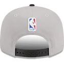 shapka-ploska-siv-snapbek-9fifty-draft-edition-2023-na-miami-heat-nba-ot-new-era