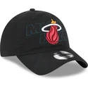 new-era-izvita-periferiya-9twenty-draft-edition-2023-miami-heat-nba-cherna-reguliruema-shapka