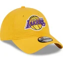 verstellbare-gelbe-kappe-mit-gebogenem-schirm-9twenty-draft-edition-2023-der-los-angeles-lakers-nba-von-new-era