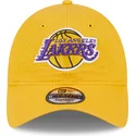 verstellbare-gelbe-kappe-mit-gebogenem-schirm-9twenty-draft-edition-2023-der-los-angeles-lakers-nba-von-new-era