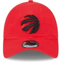 rote-verstellbare-gebogene-kappe-9twenty-draft-edition-2023-der-toronto-raptors-nba-von-new-era