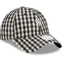 shapka-izvita-cherna-reguliruem-9twenty-gingham-na-new-york-yankees-mlb-ot-new-era
