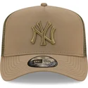 shapka-izvita-traker-zelena-snapbek-a-frame-tech-ripstop-na-new-york-yankees-mlb-ot-new-era