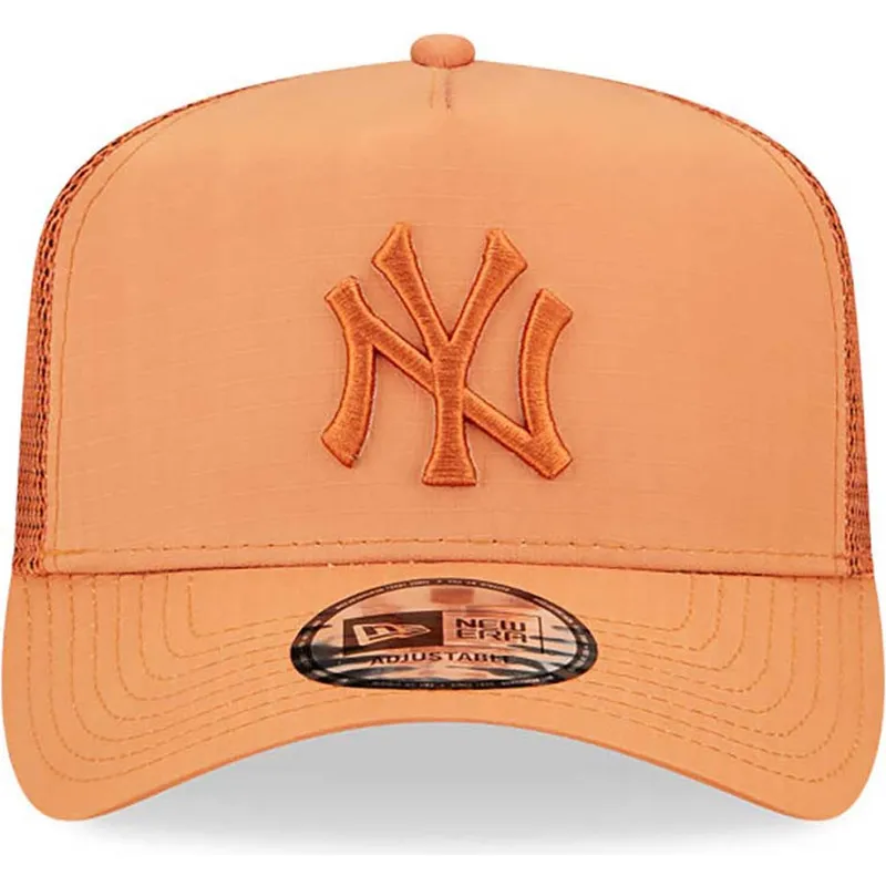 shapka-izvita-traker-kafyav-snapbek-a-frame-tech-ripstop-na-new-york-yankees-mlb-ot-new-era