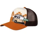 beige-og-brun-trucker-kasket-surfbubbi-hft-fra-coastal