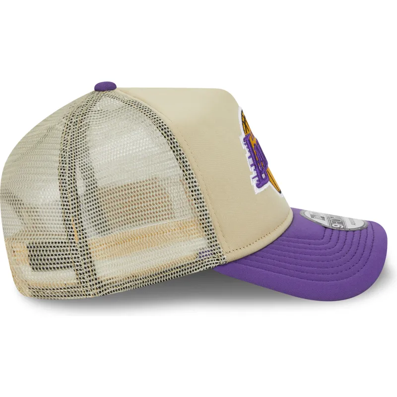 shapka-izvita-traker-bezhov-snapbek-9forty-a-frame-all-day-na-los-angeles-lakers-nba-ot-new-era