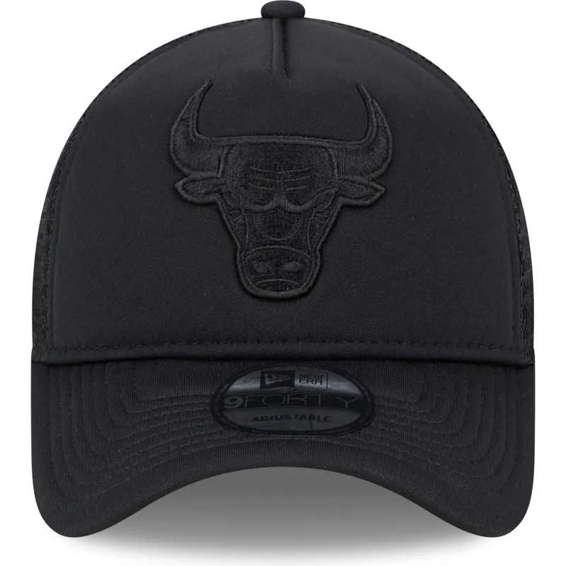 shapka-izvita-traker-cherna-snapbek-9forty-a-frame-all-day-na-chicago-bulls-nba-ot-new-era