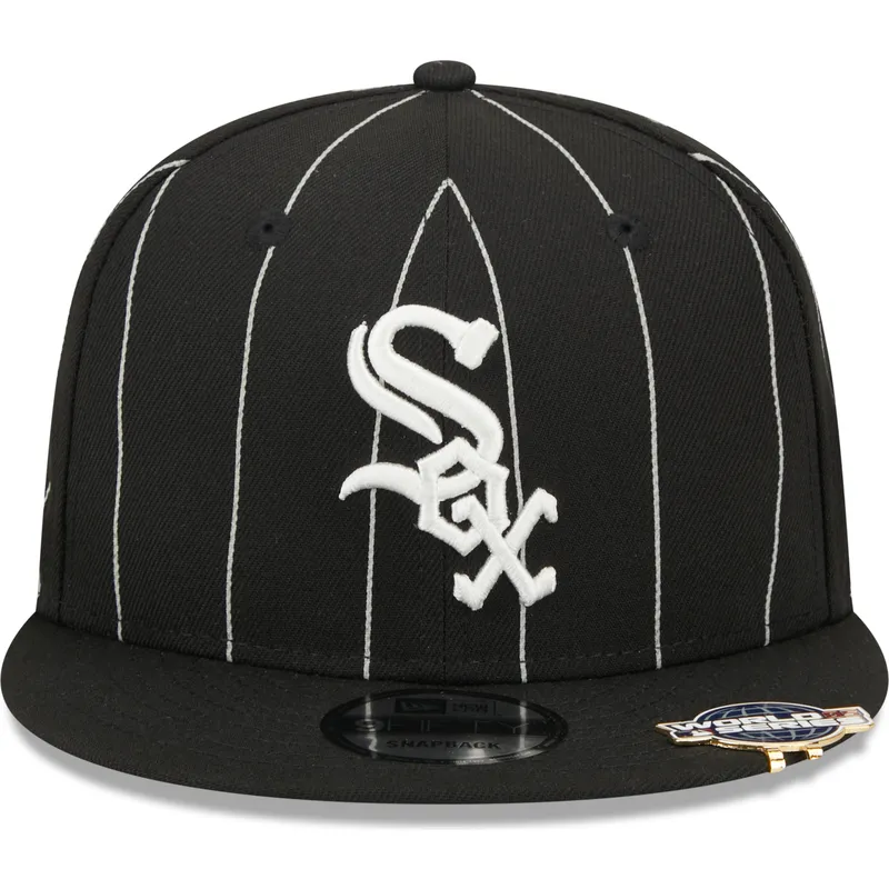 shapka-ploska-cherna-snapbek-9fifty-pinstripe-visor-clip-na-chicago-white-sox-mlb-ot-new-era