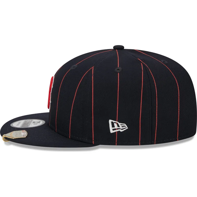 shapka-ploska-tmnosin-snapbek-9fifty-pinstripe-visor-clip-na-boston-red-sox-mlb-ot-new-era