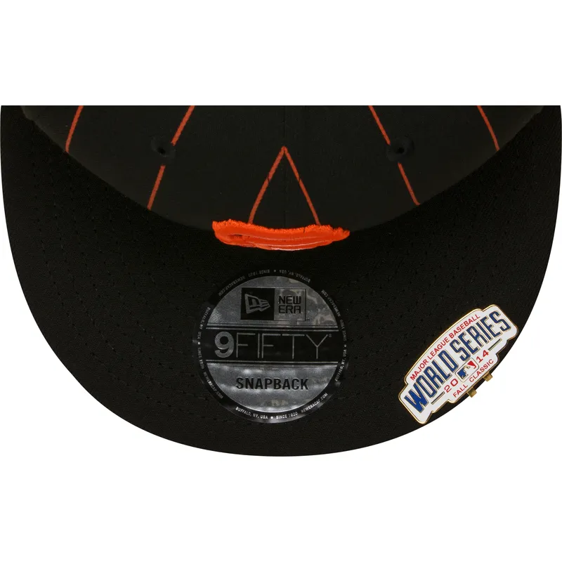 shapka-ploska-cherna-snapbek-9fifty-pinstripe-visor-clip-na-san-francisco-giants-mlb-ot-new-era