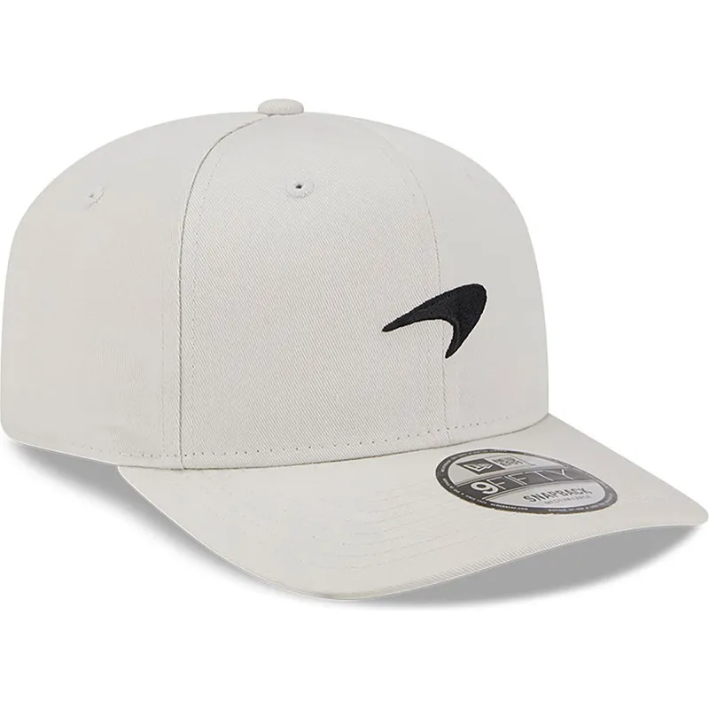 shapka-izvita-bezhov-snapbek-9fifty-seasonal-na-mclaren-racing-formula-1-ot-new-era