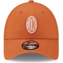 verstellbare-orangefarbene-9forty-seasonal-kappe-mit-gebogenem-schirm-von-ac-milan-serie-a-von-new-era