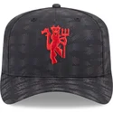 shapka-izvita-cherna-snapbek-9fifty-stretch-snap-reflective-camo-na-manchester-united-football-club-premier-league-ot-new-era