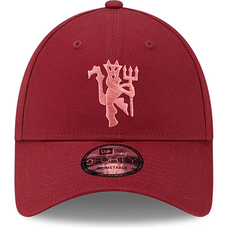shapka-izvita-chervena-reguliruem-9forty-seasonal-na-manchester-united-football-club-premier-league-ot-new-era