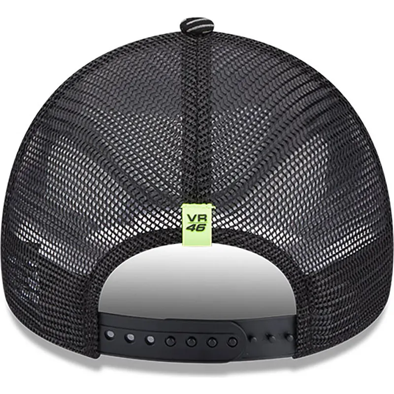 shapka-izvita-traker-cherna-snapbek-a-frame-reflective-all-over-print-na-valentino-rossi-vr46-motogp-ot-new-era