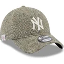 shapka-izvita-siv-reguliruem-9twenty-tweed-pack-na-new-york-yankees-mlb-ot-new-era