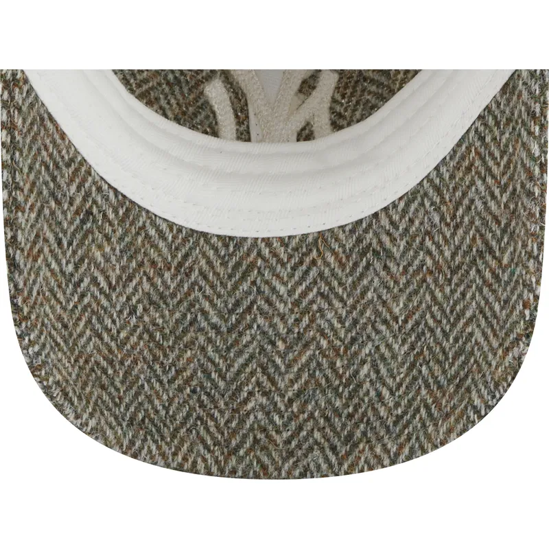 shapka-izvita-siv-reguliruem-9twenty-tweed-pack-na-new-york-yankees-mlb-ot-new-era