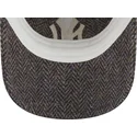 shapka-izvita-siv-reguliruem-9twenty-tweed-pack-na-new-york-yankees-mlb-ot-new-era