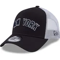 shapka-izvita-traker-tmnosin-snapbek-a-frame-team-script-na-new-york-yankees-mlb-ot-new-era