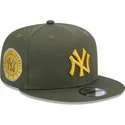 shapka-ploska-zelena-snapbek-9fifty-side-patch-na-new-york-yankees-mlb-ot-new-era