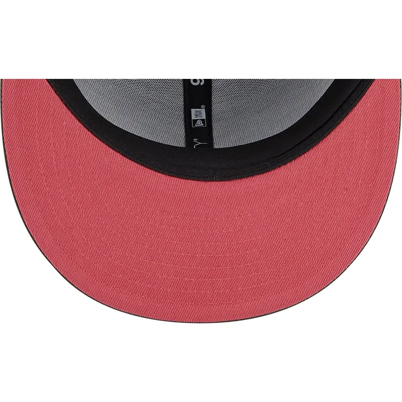 shapka-ploska-zelena-snapbek-9fifty-side-patch-na-new-york-yankees-mlb-ot-new-era shapka-ploska-zelena-snapbek-9fifty-side-patch-na-new-york-yankees-mlb-ot-new-era