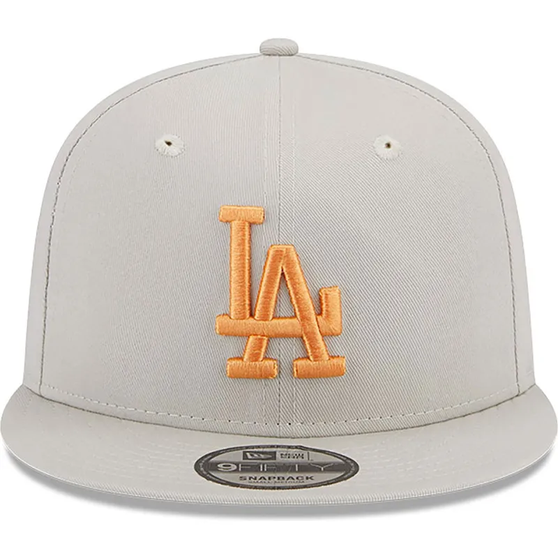 shapka-ploska-bezhov-snapbek-9fifty-side-patch-na-los-angeles-dodgers-mlb-ot-new-era shapka-ploska-bezhov-snapbek-9fifty-side-patch-na-los-angeles-dodgers-mlb-ot-new-era