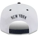 shapka-ploska-tmnosin-snapbek-9fifty-white-crown-patch-na-new-york-yankees-mlb-ot-new-era
