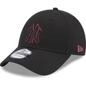 shapka-izvita-cherna-reguliruem-9forty-team-outline-na-new-york-yankees-mlb-ot-new-era