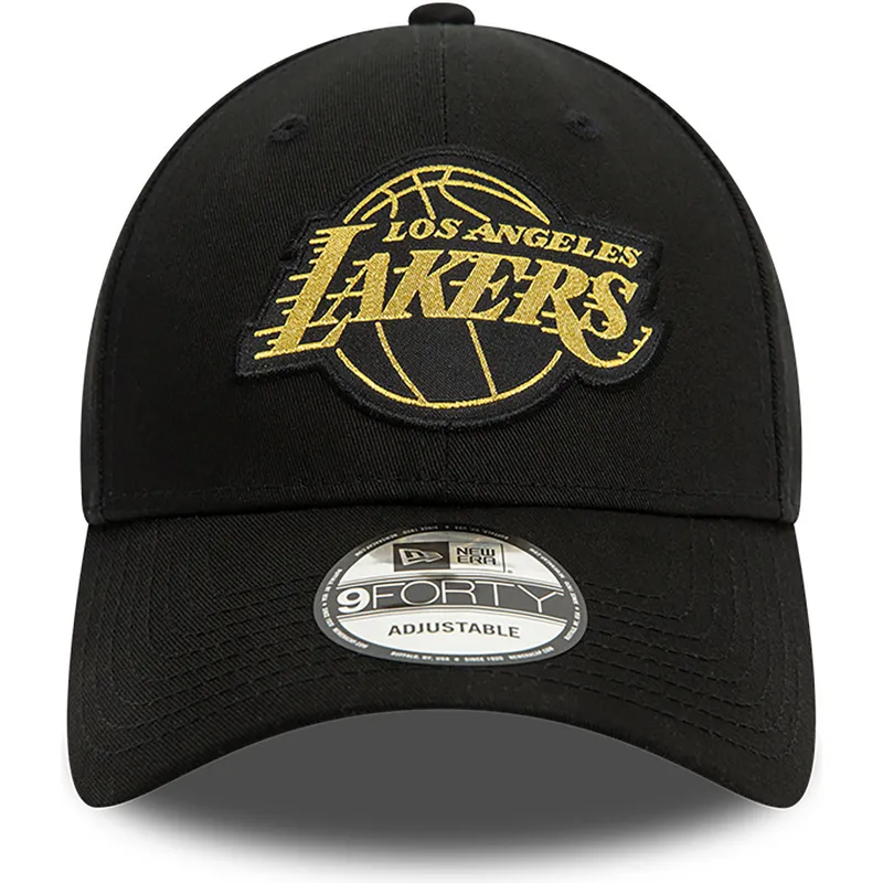 shapka-izvita-cherna-reguliruem-9forty-metallic-badge-na-los-angeles-lakers-nba-ot-new-era