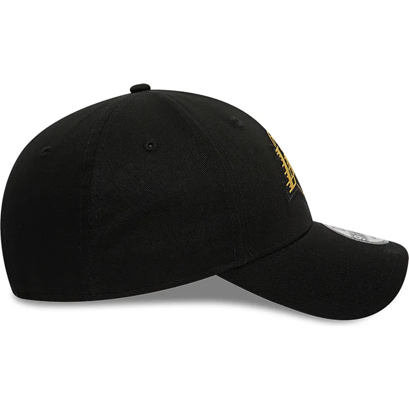 shapka-izvita-cherna-reguliruem-9forty-metallic-badge-na-los-angeles-lakers-nba-ot-new-era