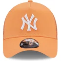shapka-izvita-traker-oranzhev-snapbek-a-frame-league-essential-na-new-york-yankees-mlb-ot-new-era