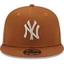 shapka-ploska-kafyav-snapbek-9fifty-league-essential-na-new-york-yankees-mlb-ot-new-era