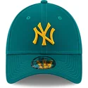 new-era-curved-brim-yellow-logo-9forty-league-essential-new-york-yankees-mlb-green-adjustable-cap