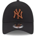 shapka-izvita-cherna-reguliruem-9forty-league-essential-na-new-york-yankees-mlb-ot-new-era