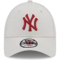 shapka-izvita-bezhov-reguliruem-9forty-league-essential-na-new-york-yankees-mlb-ot-new-era