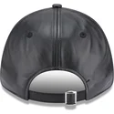 shapka-izvita-cherna-reguliruem-9forty-leather-na-new-york-yankees-mlb-ot-new-era
