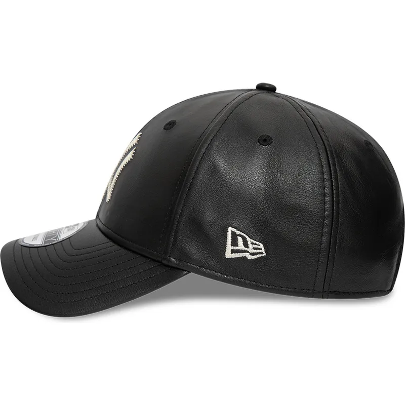 shapka-izvita-cherna-reguliruem-9forty-leather-na-new-york-yankees-mlb-ot-new-era