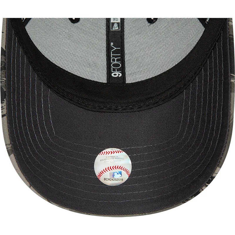 shapka-izvita-kamuflazh-reguliruem-9forty-all-over-print-painted-na-new-york-yankees-mlb-ot-new-era shapka-izvita-kamuflazh-reguliruem-9forty-all-over-print-painted-na-new-york-yankees-mlb-ot-new-era