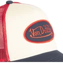 beige-rod-og-marinebla-trucker-kasket-cla5-fra-von-dutch