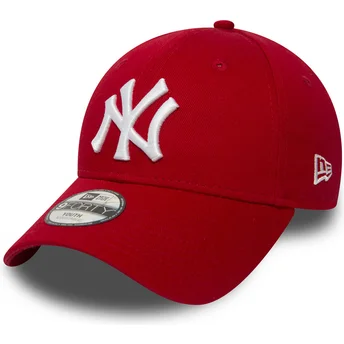 Шапка извита червена регулируема за деца 9FORTY Essential на New York Yankees MLB от New Era