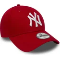 shapka-izvita-chervena-reguliruem-za-deca-9forty-essential-na-new-york-yankees-mlb-ot-new-era