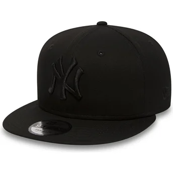 Μαύρο ίσιο καπέλο snapback 9FIFTY Black on Black των New York Yankees MLB της New Era