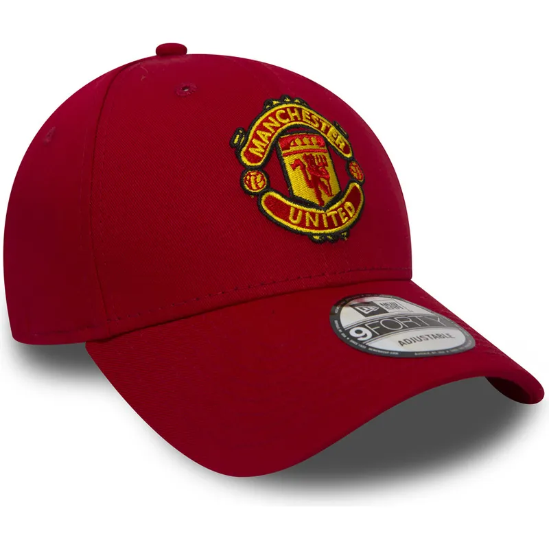 rod-justerbar-9forty-essential-kasket-med-buet-skygge-fra-manchester-united-football-club-fra-new-era