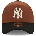 casquette-courbee-marron-et-noire-snapback-9forty-a-frame-harvest-new-york-yankees-mlb-new-era