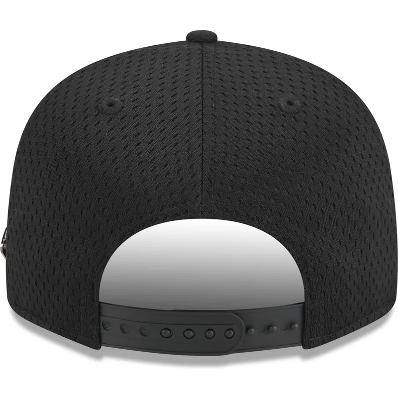 shapka-ploska-cherna-snapbek-9fifty-post-up-pin-na-new-york-yankees-mlb-ot-new-era
