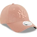 casquette-courbee-rose-ajustable-avec-logo-rose-pour-femme-9forty-velour-new-york-yankees-mlb-new-era