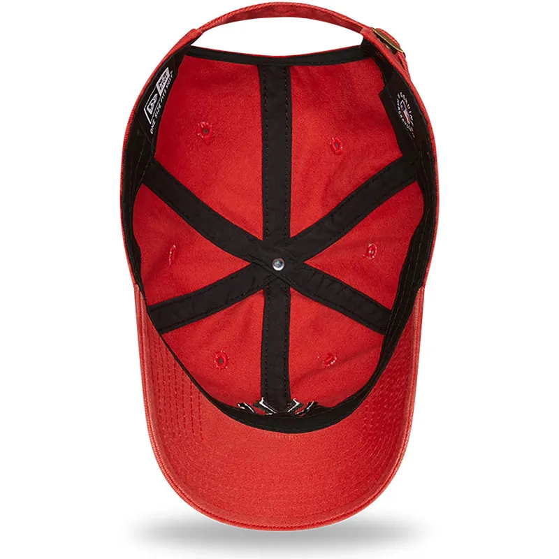 shapka-izvita-chervena-reguliruem-9twenty-league-essential-na-new-york-yankees-mlb-ot-new-era