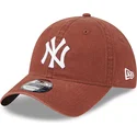 new-era-mlb-new-york-yankees-9twenty-league-essential-verstellbare-braune-kappe-mit-gebogenem-schirm